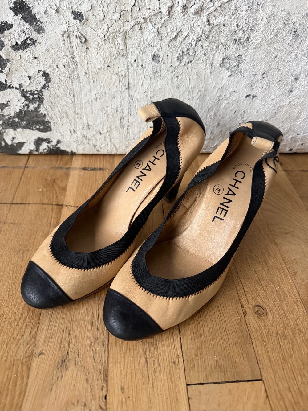 CHANEL Beige and Black Two-Tone Round-Toe Ballet Heels